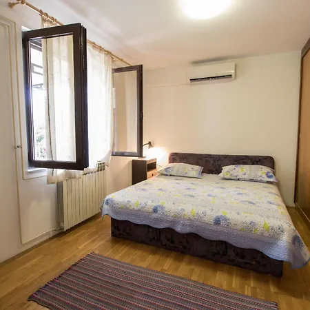 Elza Apartment
